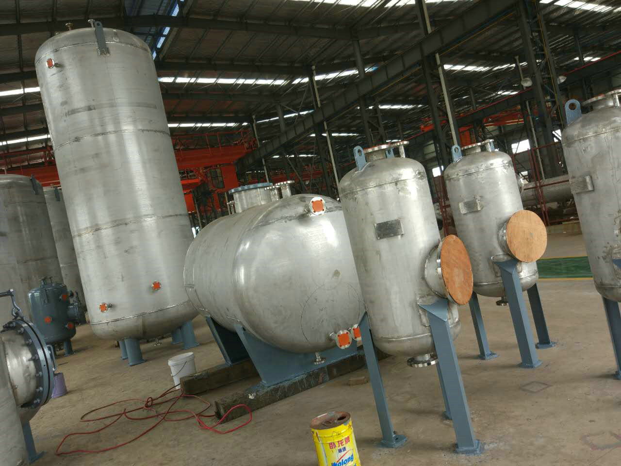Storage tank and sleeping tank